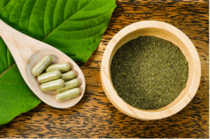  Mitragyna speciosa kratom leaves with powder and capsules — kratom variety pack options Canada 