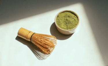 White vein kratom powder in a bowl — natural focus supplement Canada