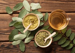 Kratom extracts compared with powder formats