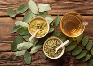 Kratom extracts compared with powder formats